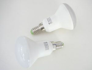 LED žárovka se závitem E14